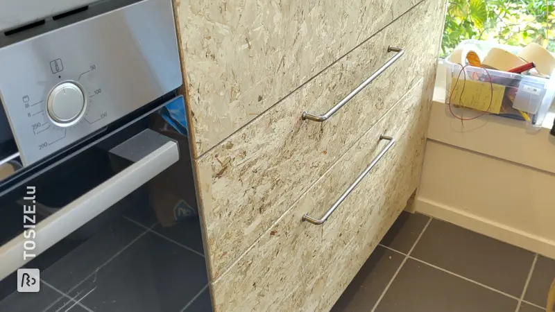 Ikea Kitchen Hack avec OSB, par Gijs