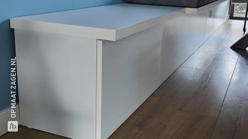 Stijlvolle eettafelbank met opbergruimte, door Mike
