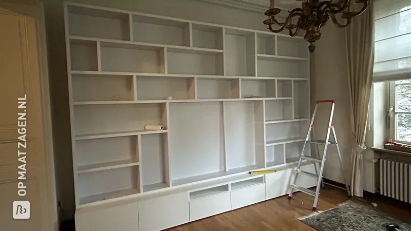 Elegante tv-kast en boekenplank in donkerblauw, van Valerie