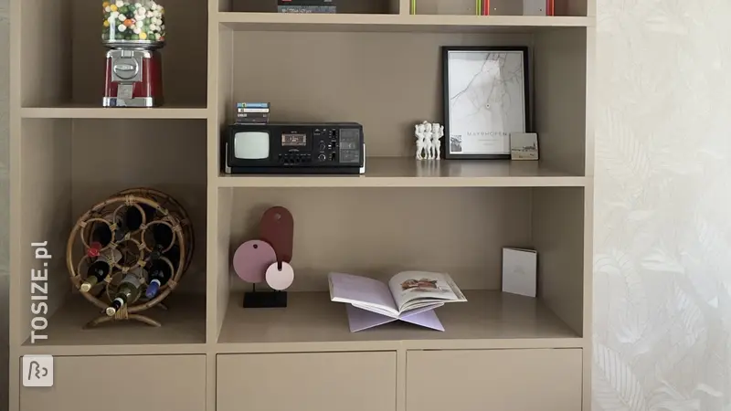 Stylish shelving unit for the living room, by Renee