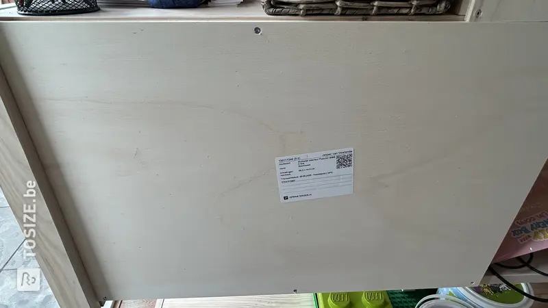 Closing the back of the wall cupboard, by Jesper