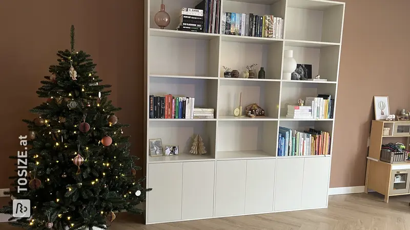 Stilvolles Bücherregal und Aufbewahrungsmöbel in Sandy Beach, von Lydia