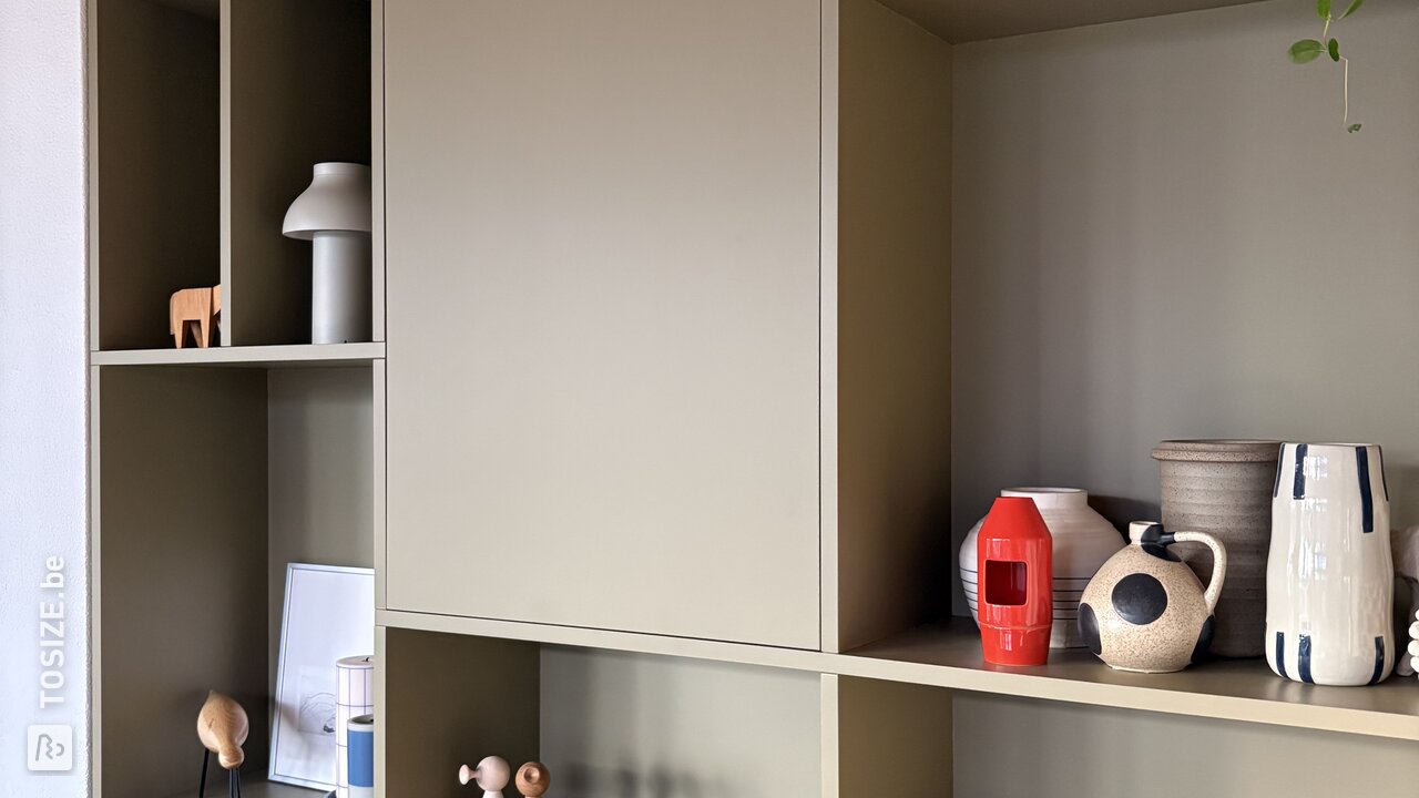Final result of the custom-made cabinet in the niche