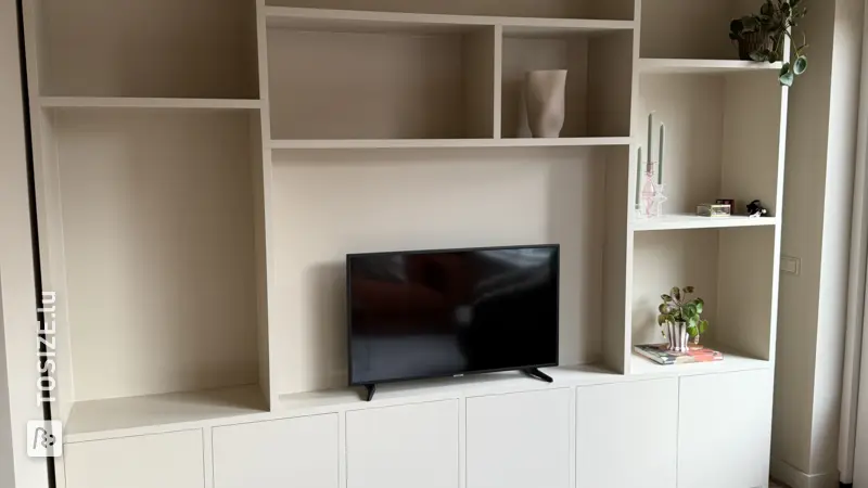 Étagère et meuble TV élégants en pierre Oxford, par Vivianne