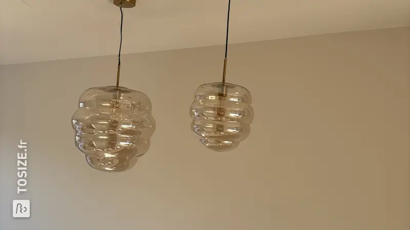 Lampes de cuisine à faire soi-même avec étagère de plafond, par Sebastian