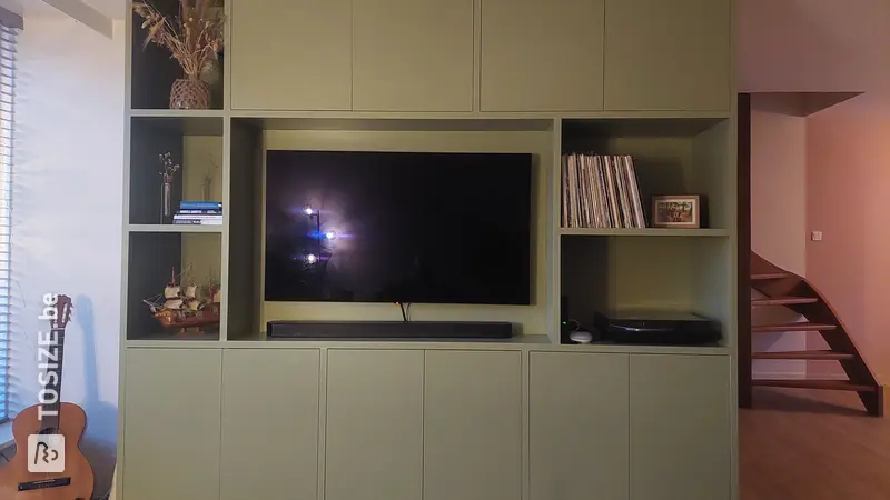 Zelfgemaakte Tv-kast voor de Woonkamer in Kleur Moss No. 41, door Jaap