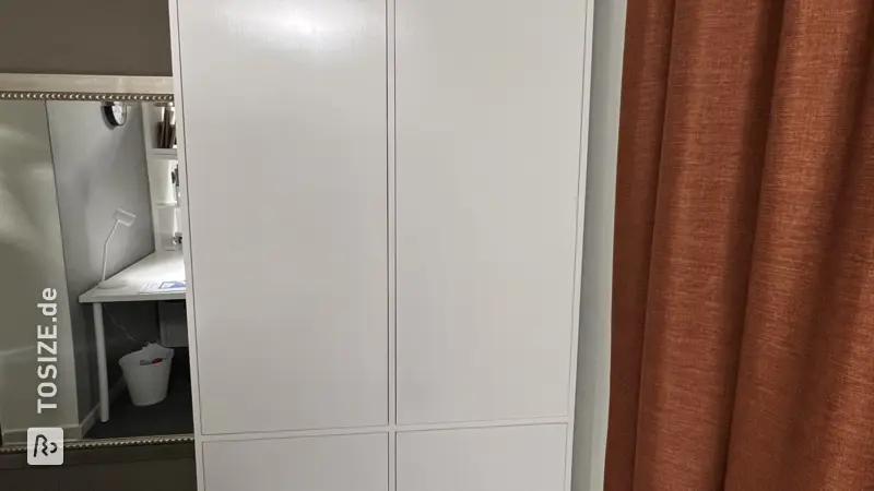 Custom-made wardrobe for the bedroom, by Albert