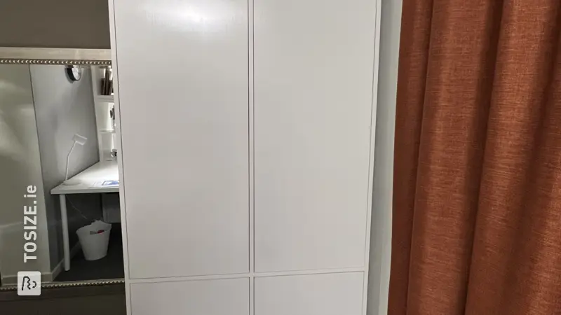 Custom-made wardrobe for the bedroom, by Albert