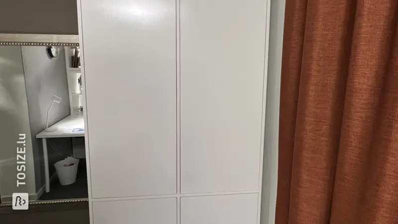 Custom-made wardrobe for the bedroom, by Albert