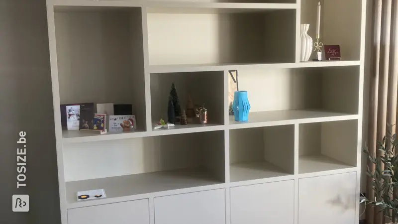 Beautiful self-assembled shelving unit for the living room, by Remco