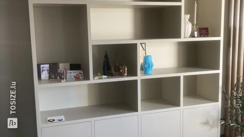 Beautiful self-assembled shelving unit for the living room, by Remco