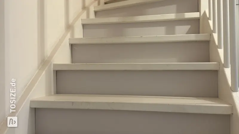 Closing an Attic Staircase with Risers, by René