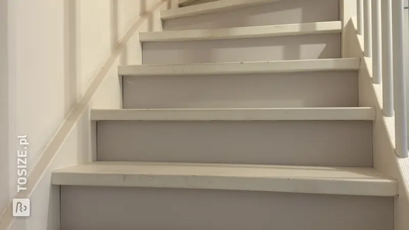 Closing an Attic Staircase with Risers, by René