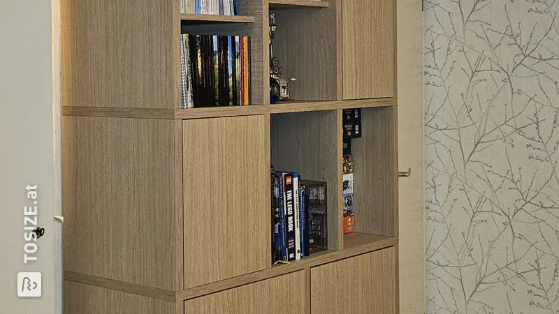 Stylish Atlas Oak wall cabinet for the living room, by Wouter