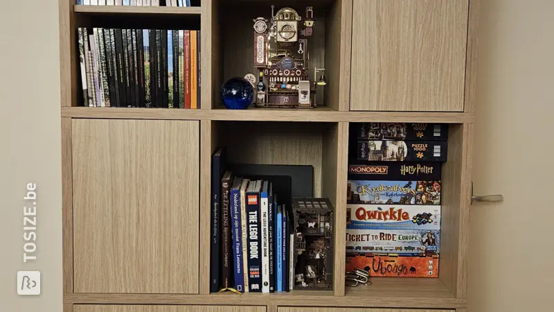 Stylish Atlas Oak wall cabinet for the living room, by Wouter