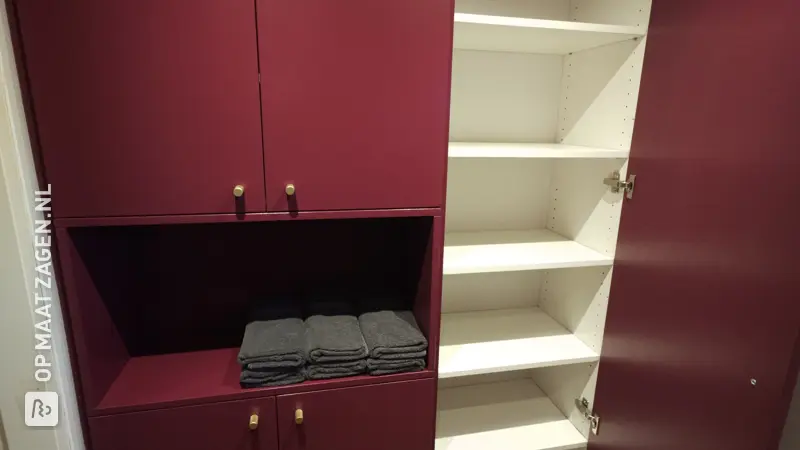 Custom-made burgundy red walk-in closet, by Joris