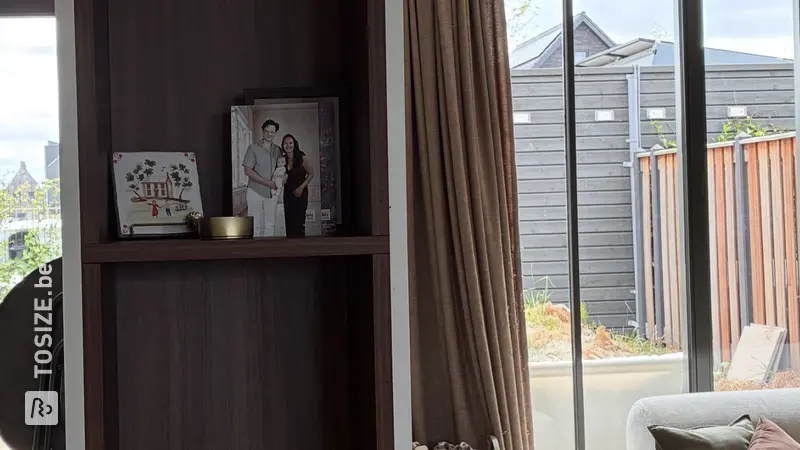 Living Room Divider and TV Wall: Modern and Cozy by Linda