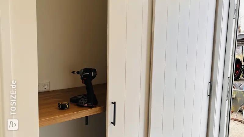 Stilvoller Schiebeschrank für Waschmaschine und Trockner von Sander