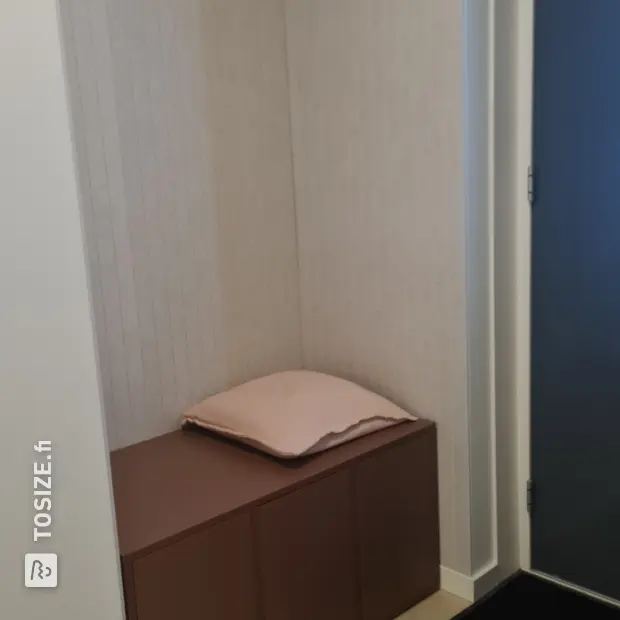 Brown shoe cabinet with doors