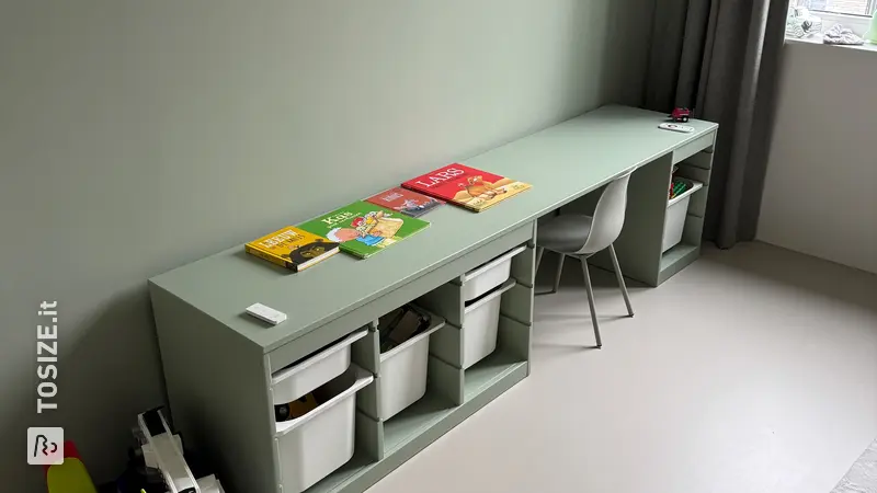 Scrivania verde per la cameretta dei bambini, fai da te, di Steven