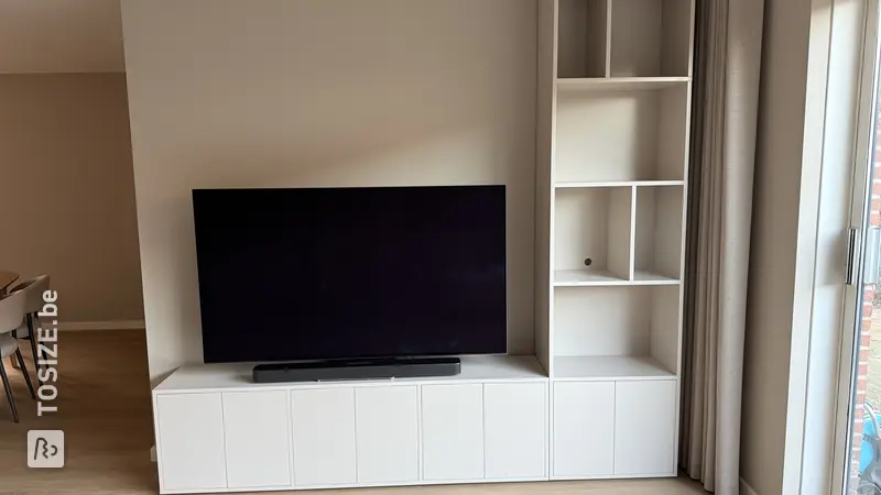 Stijlvol Tv-meubel met Hoge Kast, door Iris
