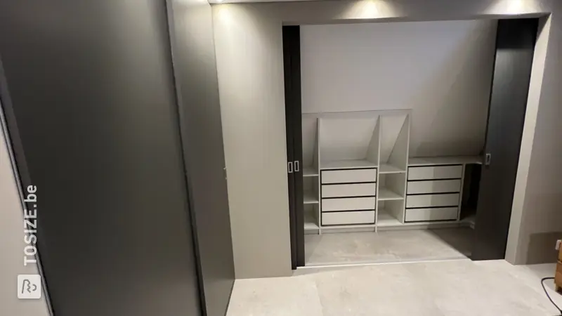 Custom walk-in closet in Veenendaal, by Pieter