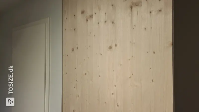 Stylish wooden sliding door for your wardrobe, by Valérie