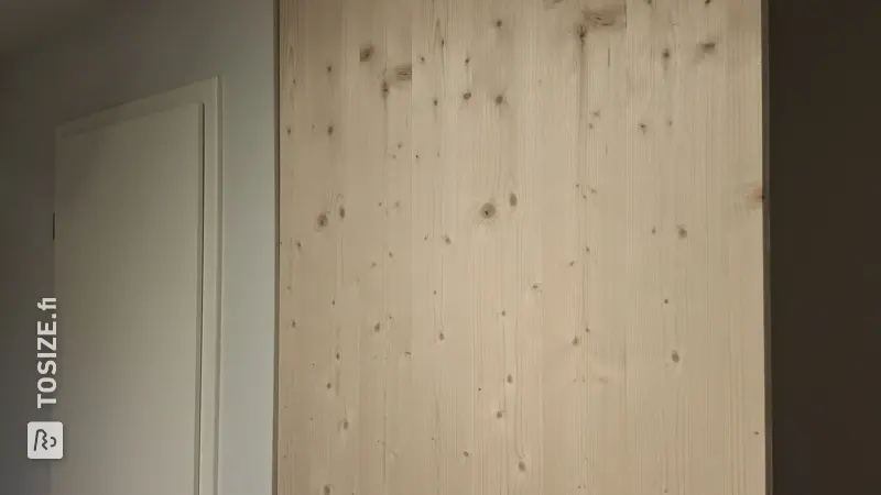 Stylish wooden sliding door for your wardrobe, by Valérie