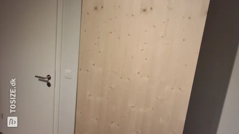 Stylish wooden sliding door for your wardrobe, by Valérie