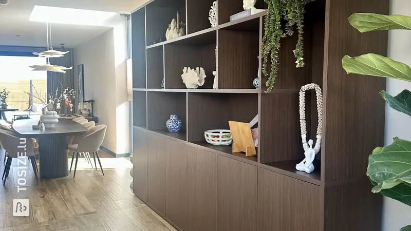 Meuble à compartiments élégant pour le salon, par Joep