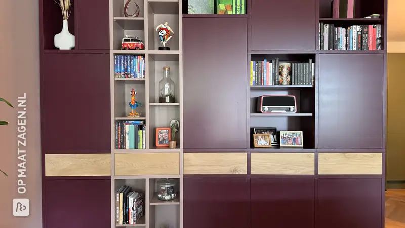 Imposante Boekenkast met DIY Laden, door Rick