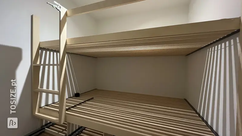 Double Bunk Bed made of Birch Plywood, by Max