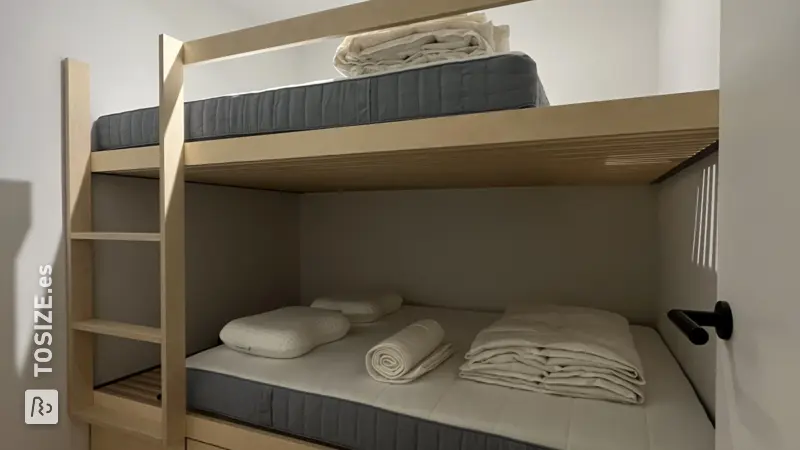 Double Bunk Bed made of Birch Plywood, by Max