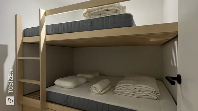 Double Bunk Bed made of Birch Plywood, by Max