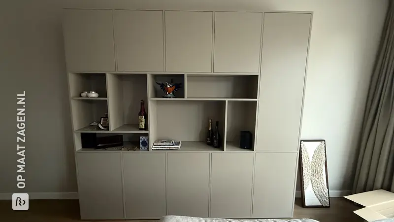 Living room cabinet with lots of storage space, by Renske