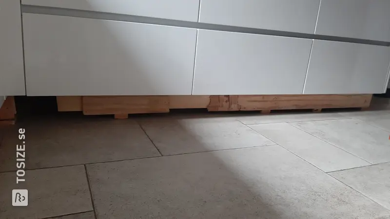 Custom-made kitchen plinth made of moisture-resistant MDF, by John