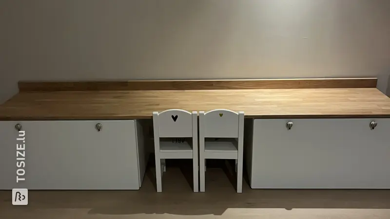 Bureau et coin jeux pour enfants avec IKEA Smastad, par Sofie