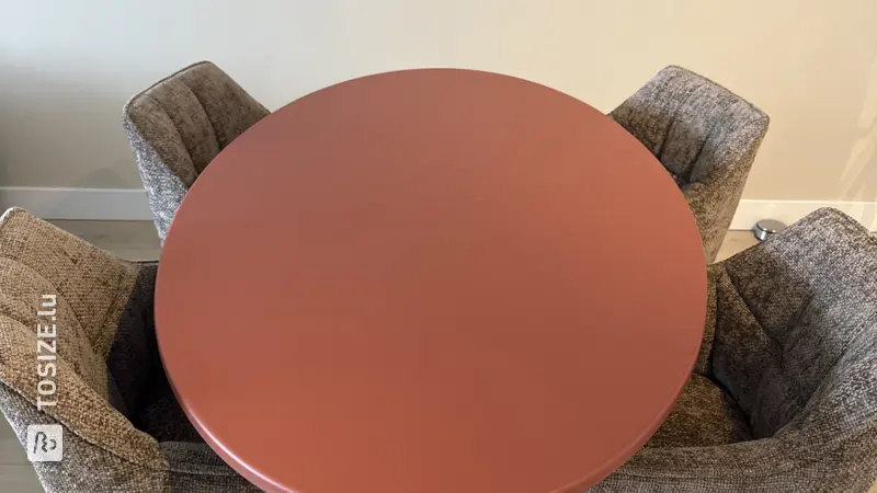 Einzigartiger runder Tisch aus MDF von Henk
