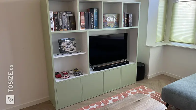 Elegante mueble de TV y mueble para juegos de mesa para el salón, de Loek