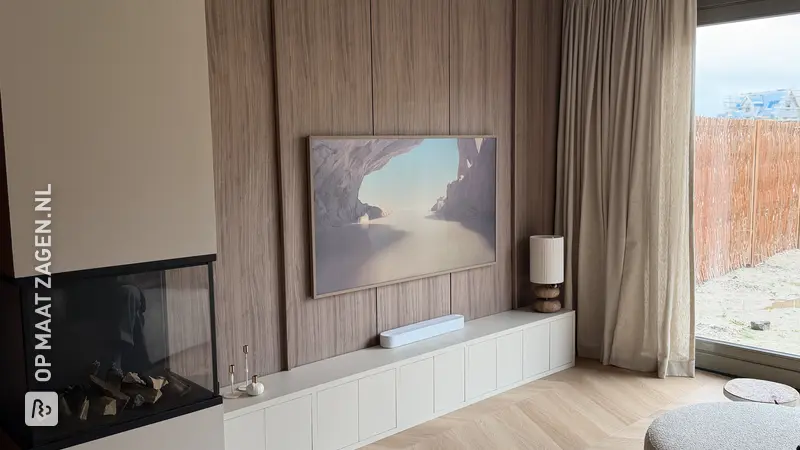Lage Tv-meubel in Dune geverfd, door Jeffrey