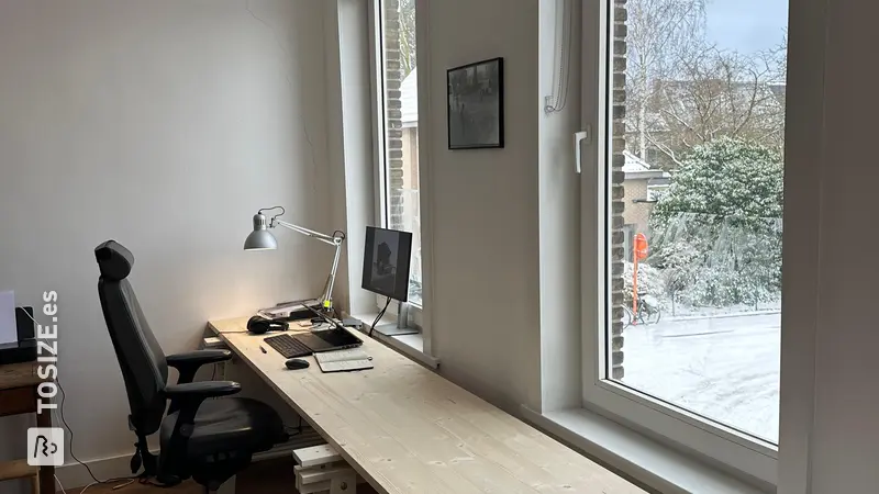 Elegante mesa de oficina para trabajar desde casa, de Zoë
