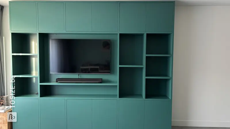 Custom-made wall cabinet in mangrove green, by Lars