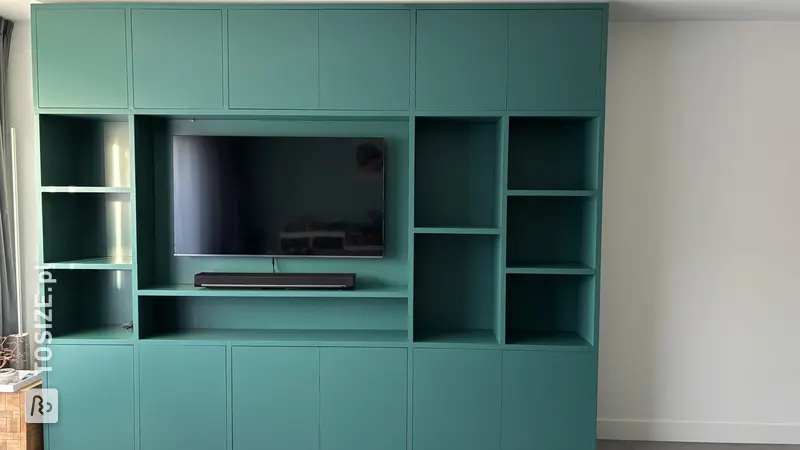 Custom-made wall cabinet in mangrove green, by Lars