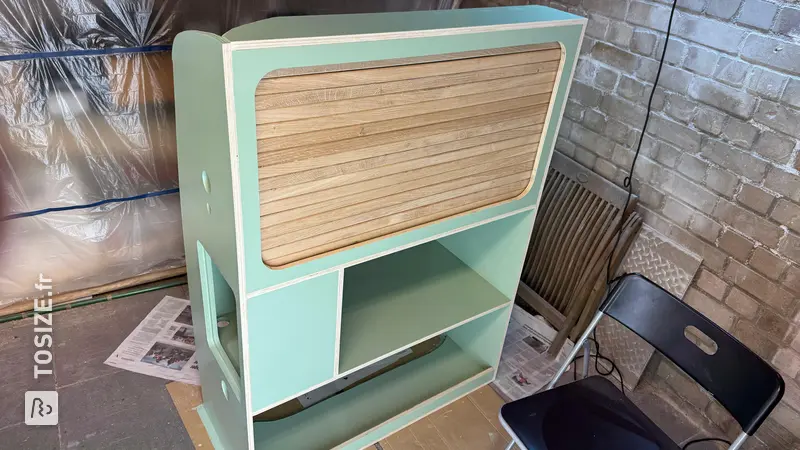 Placard de camping-car avec porte à enroulement dans Volkswagen, par Emile