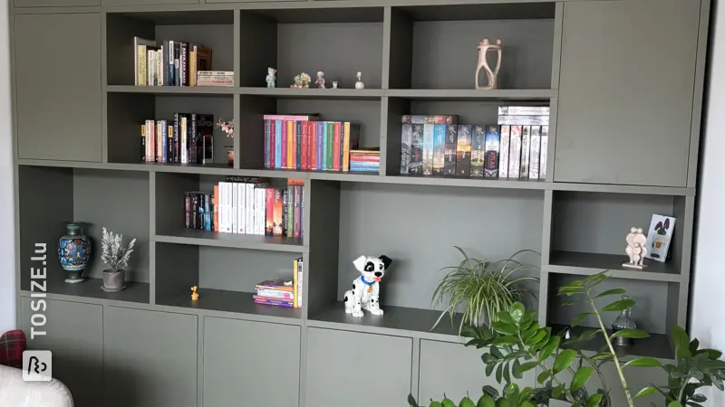 Wandschrank für das Wohnzimmer, von Yvonne
