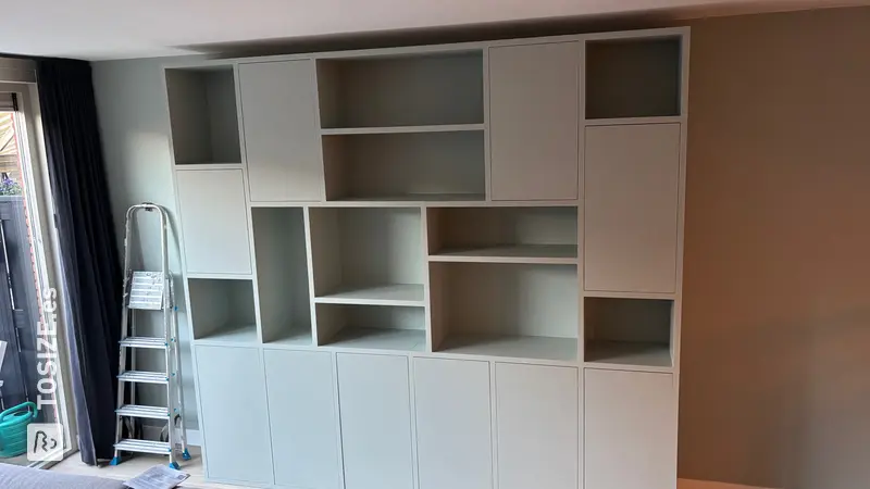 Making a large wall cabinet: the compartment cabinet, by Jan