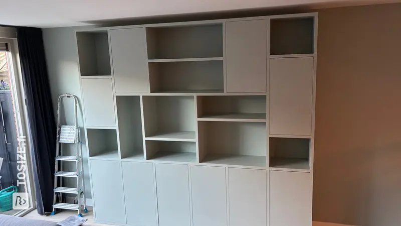 Making a large wall cabinet: the compartment cabinet, by Jan