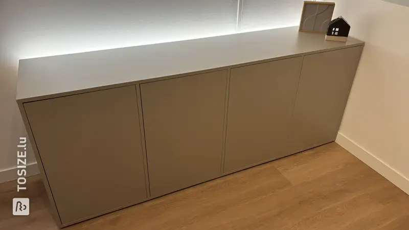 Stilvolles graues Sideboard fürs Büro, von Rob