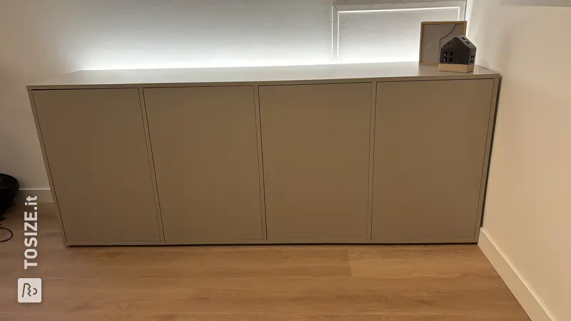 Elegante credenza grigia per l'ufficio, di Rob