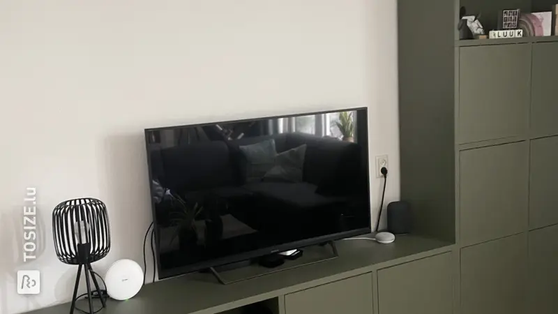 Meuble TV et armoire haute verts et élégants, par Claudia